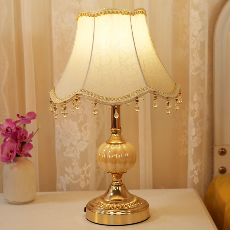 Lampada da Tavolo Tradizionale Vintage in Tessuto Floreale con Placcatura in Vetro per Camera da Letto