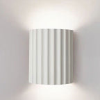 Applique da parete contemporanea scandinava in resina a mezza colonna con 2 luci per corridoio