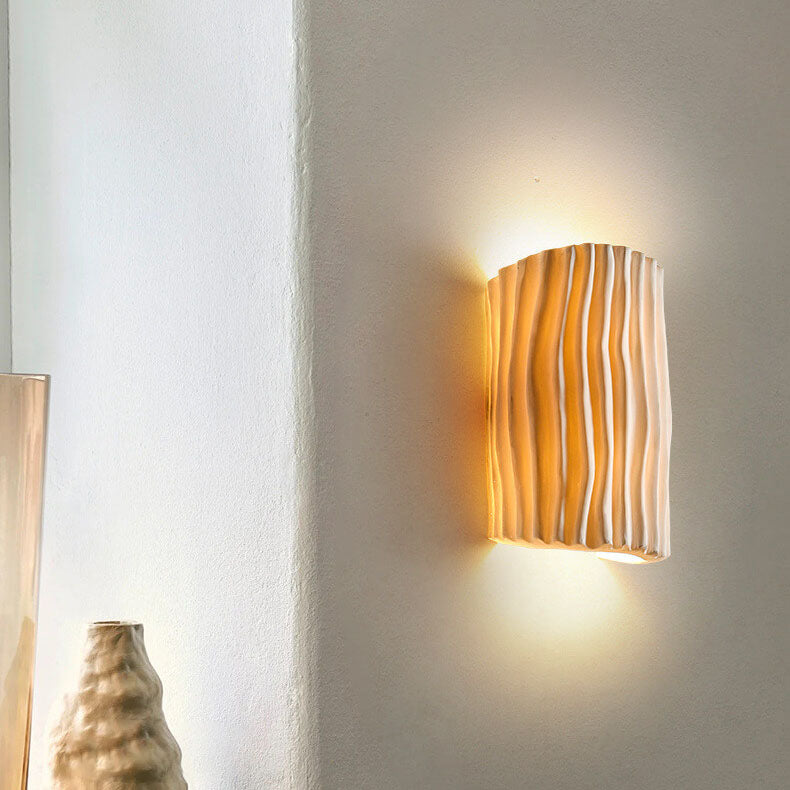Applique a Parete a Due Luci in Resina Striata Nordica Contemporanea per Soggiorno