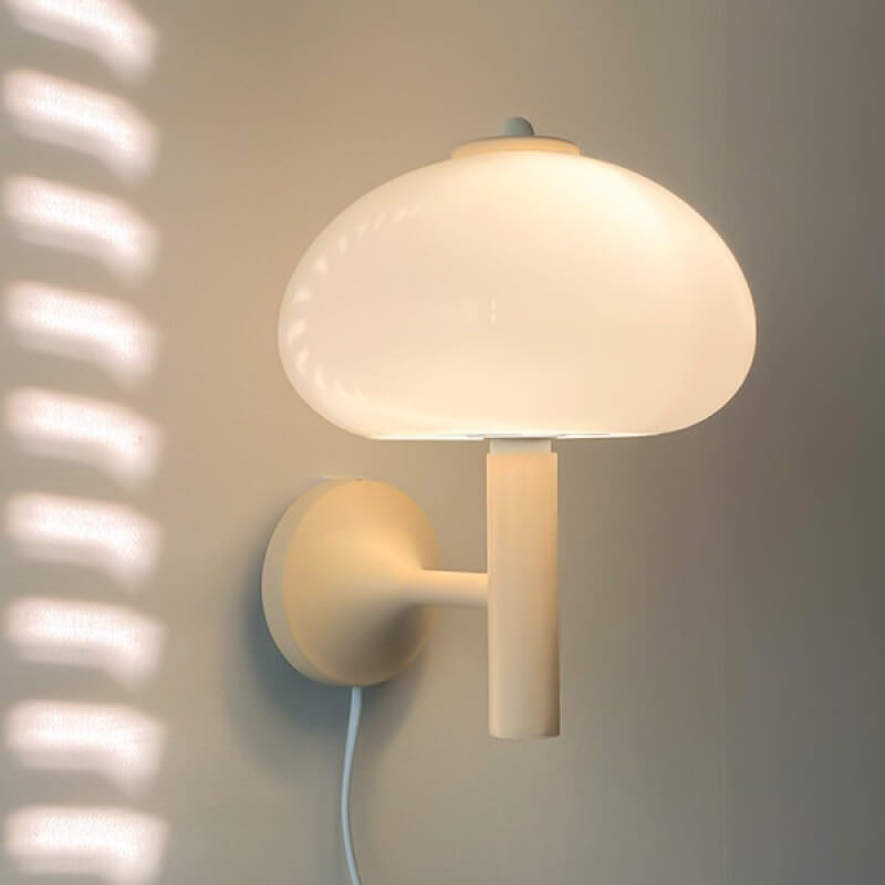 Applique da Parete Lampada a Sospensione Moderna in Ferro e Vetro Bianco Latte Nordico per Camera da Letto