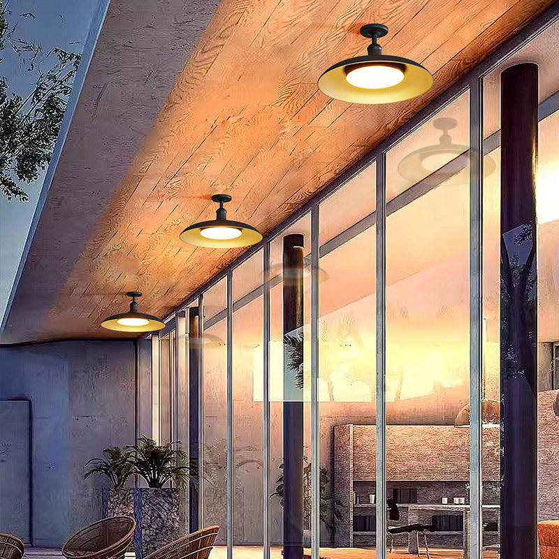 Lampada da soffitto semincassata rotonda in acciaio carbonizzato scandinavo contemporaneo impermeabile a 1 luce per patio all'aperto