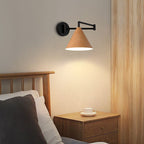 Applique da parete in ferro con braccio a sospensione a cono nordico contemporaneo in legno 1 luce per camera da letto