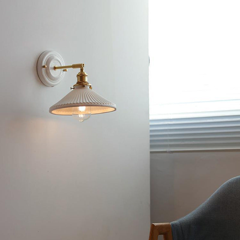 Applique da parete in ceramica vintage tradizionale rotonda in ottone con 1 luce per soggiorno