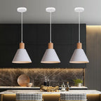 Lampada a sospensione tradizionale vintage in ferro e legno massello con paralume rotondo a cono per soggiorno