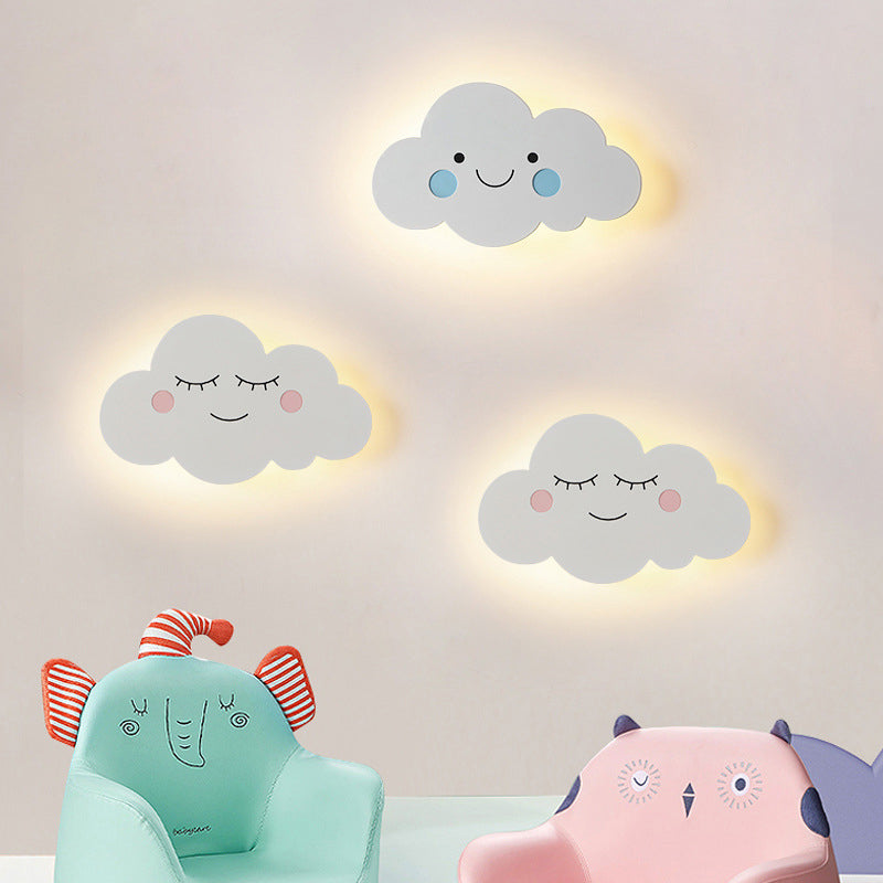 Lampada da Parete LED per Bambini a Forma di Nuvola Sorridente Creativa Contemporanea in Ferro e Acrilico per Camera da Letto