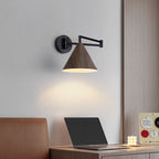 Applique da parete in ferro con braccio a sospensione a cono nordico contemporaneo in legno 1 luce per camera da letto