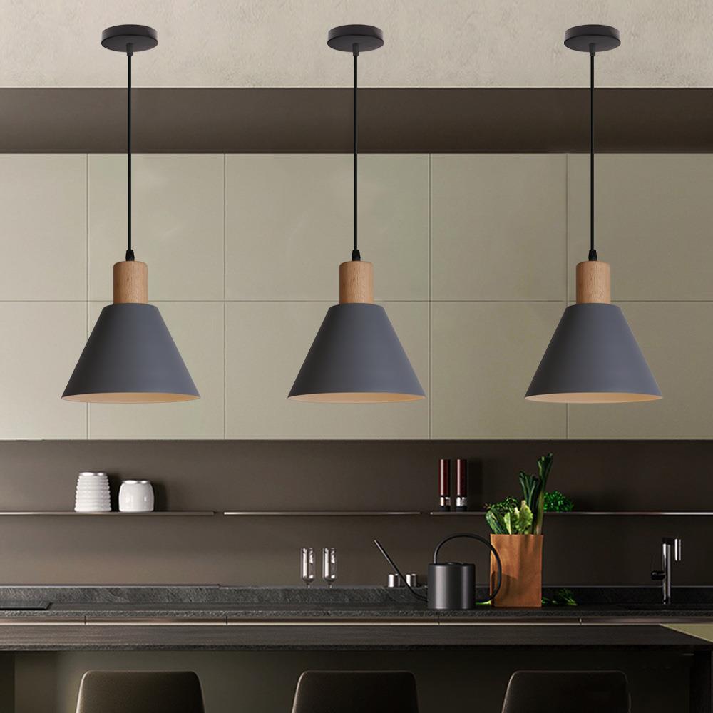 Lampada a sospensione tradizionale vintage in ferro e legno massello con paralume rotondo a cono per soggiorno