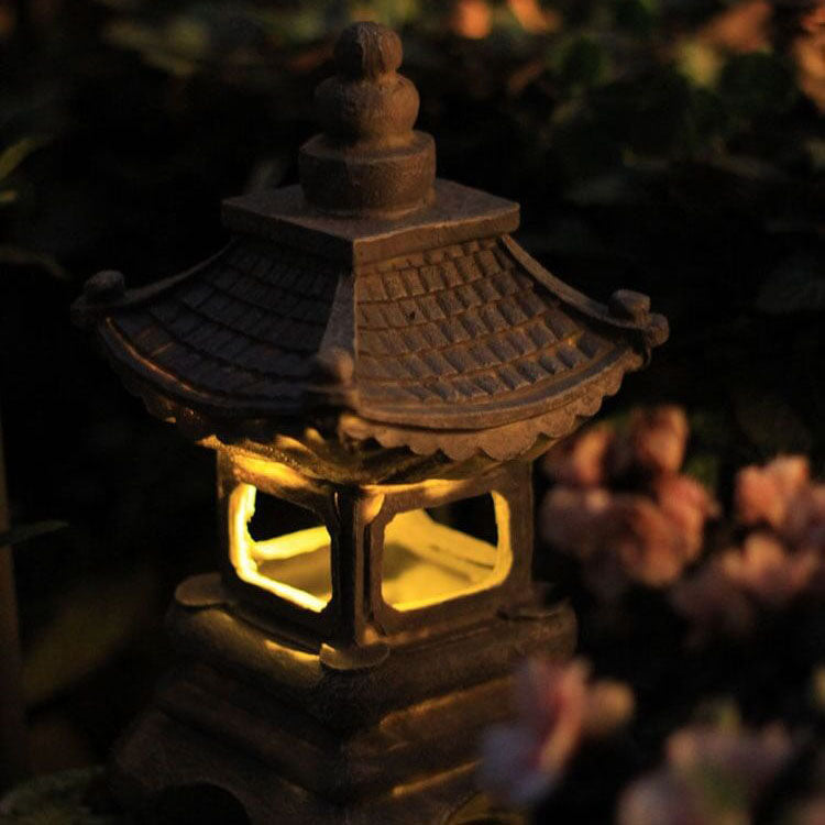 Lampada da Giardino a Forma di Pagoda Alimentata a Energia Solare con Finitura in Pietra