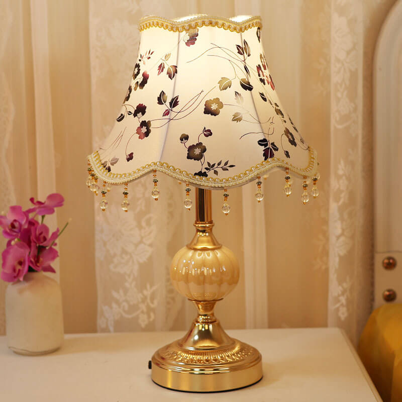 Lampada da Tavolo Tradizionale Vintage in Tessuto Floreale con Placcatura in Vetro per Camera da Letto