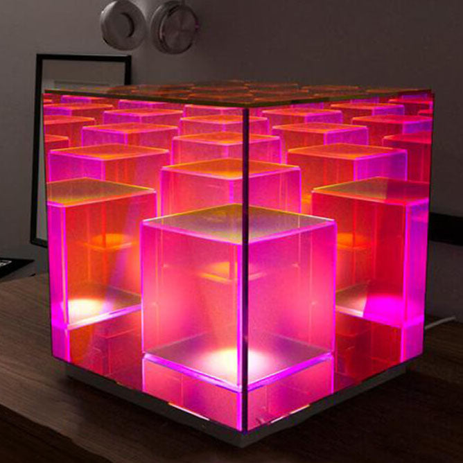 Lampada da Tavolo LED Rubik's Cube RGB in Acrilico Moderno