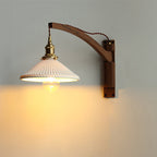 Applique da parete a 1 luce retrattile in vetro bianco a strisce nordiche con noce