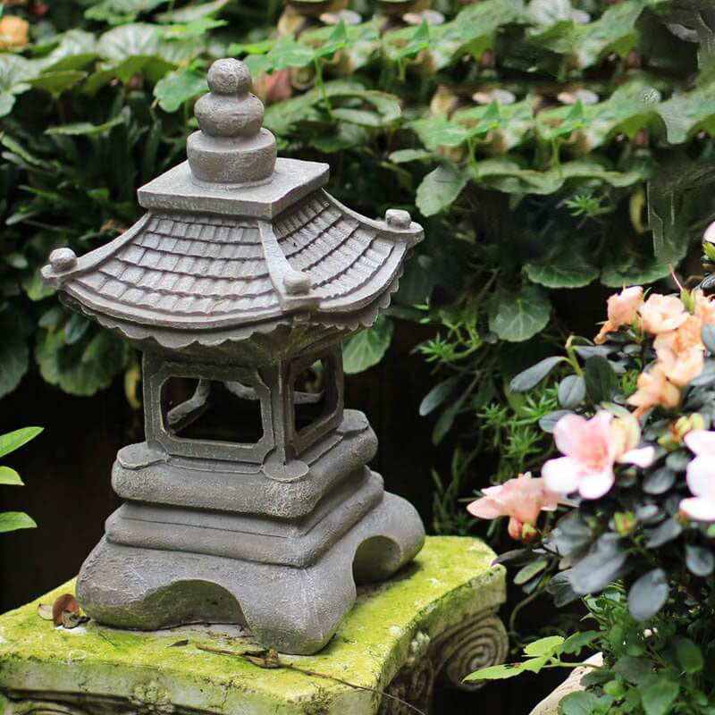 Lampada da Giardino a Forma di Pagoda Alimentata a Energia Solare con Finitura in Pietra