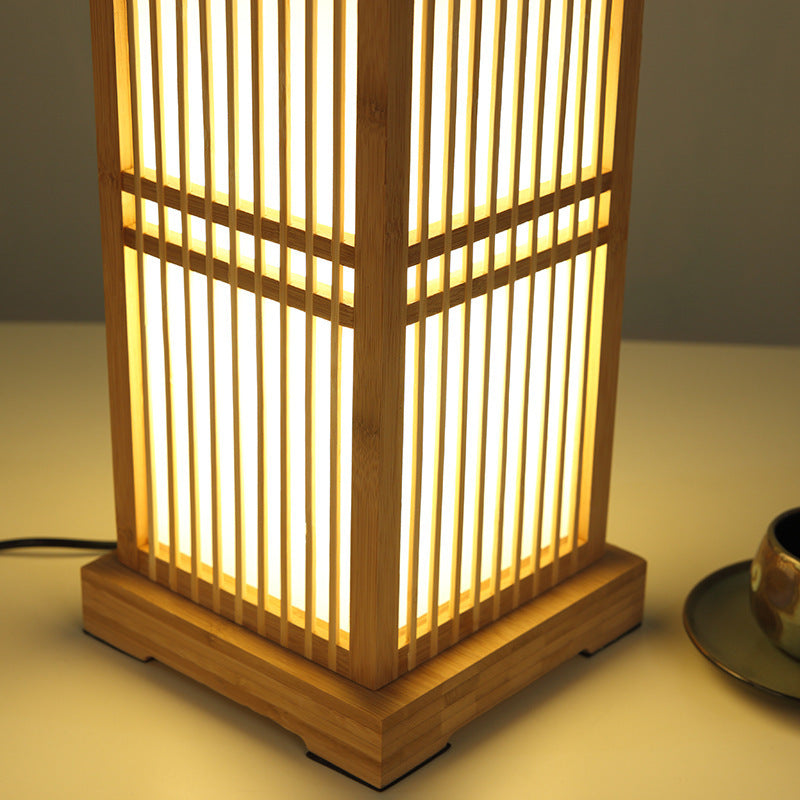 Lampada da Tavolo Tradizionale Giapponese a Colonna Quadrata in Bambù con 1 Luce per Camera da Letto