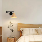 Applique da parete in ferro con braccio a sospensione a cono nordico contemporaneo in legno 1 luce per camera da letto