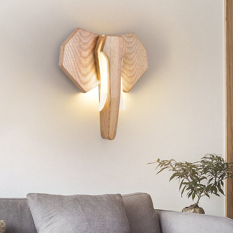 Lampada da parete LED a forma di elefante in legno massello creativo nordico