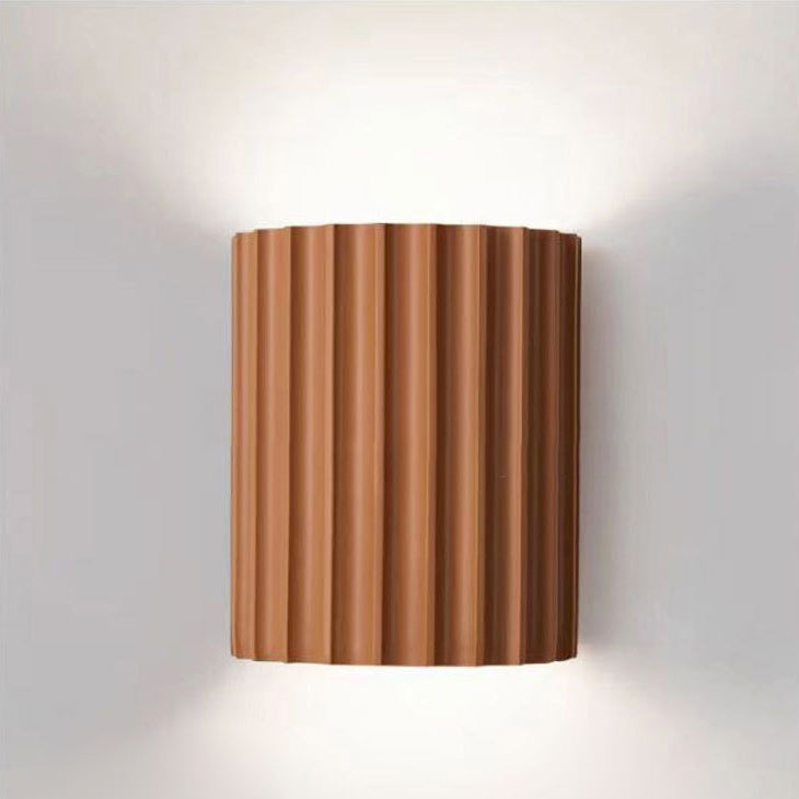 Applique da parete contemporanea scandinava in resina a mezza colonna con 2 luci per corridoio
