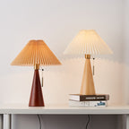Lampada da Tavolo LED Minimalista Giapponese in Legno con Tessuto Pieghettato 1 Luce