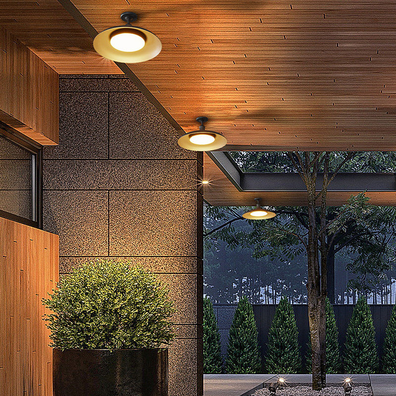 Lampada da soffitto semincassata rotonda in acciaio carbonizzato scandinavo contemporaneo impermeabile a 1 luce per patio all'aperto