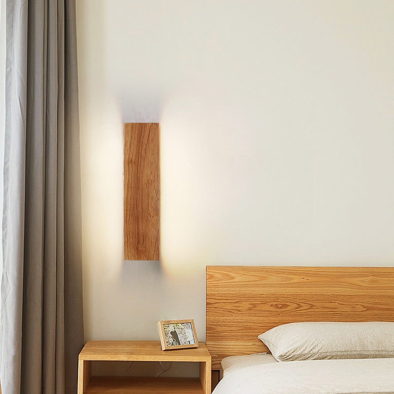 Lampada da parete LED a striscia in legno massello semplice