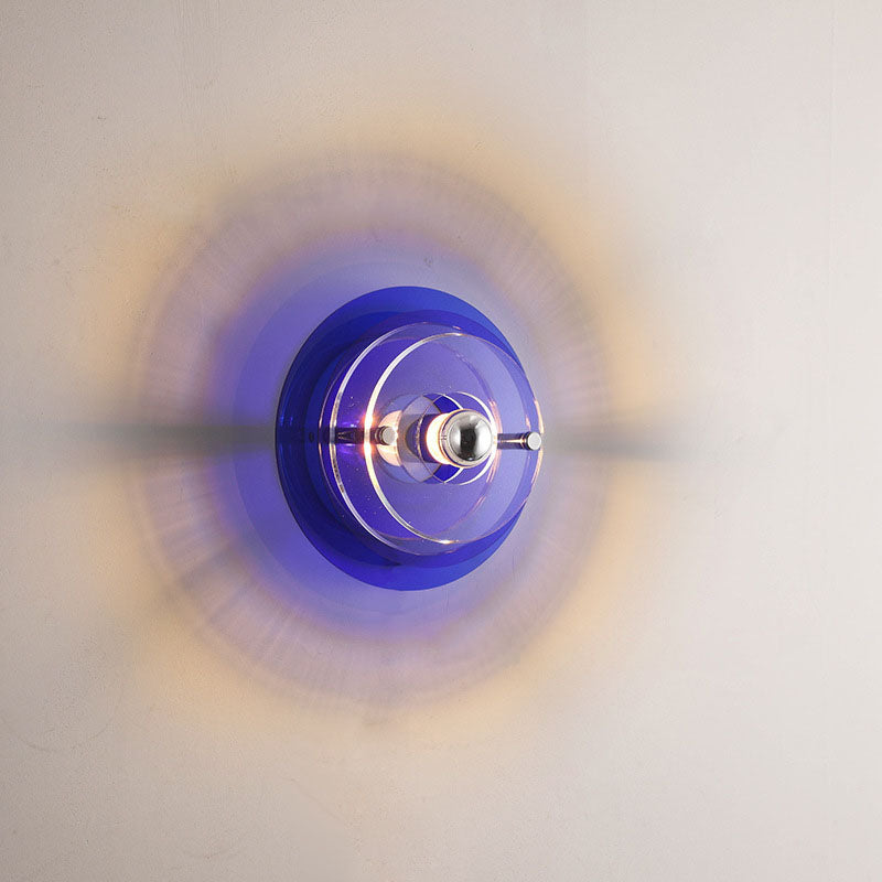 Applique da parete a forma di disco volante in ferro e acrilico colorato contemporaneo per sala di intrattenimento con 1 luce
