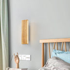 Lampada da parete LED a striscia in legno massello semplice