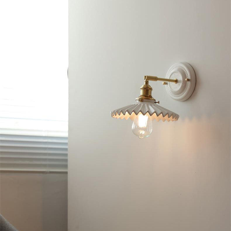 Applique da parete in ceramica vintage tradizionale rotonda in ottone con 1 luce per soggiorno