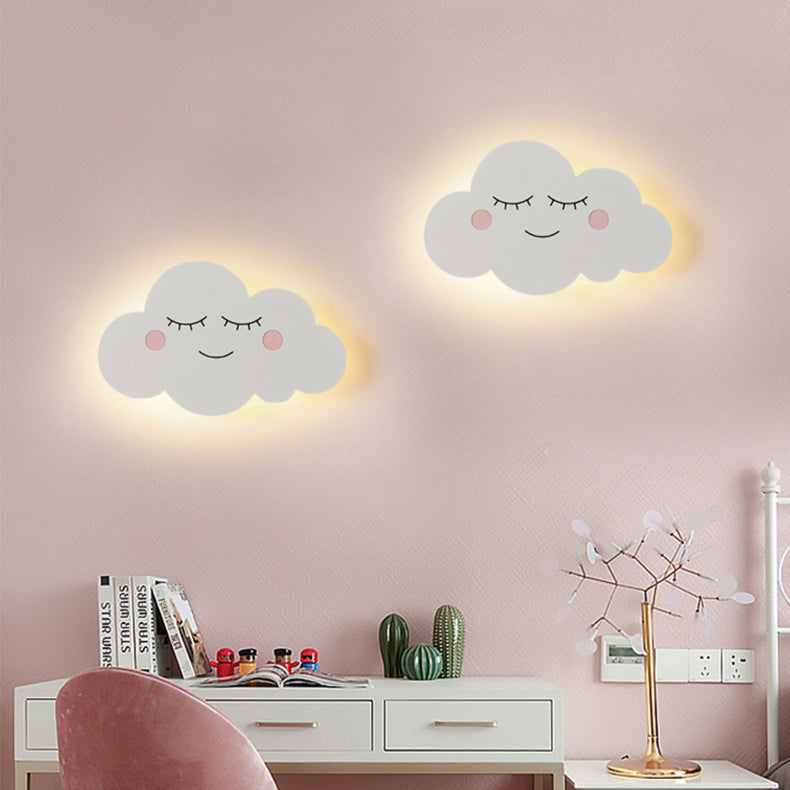 Lampada da Parete LED per Bambini a Forma di Nuvola Sorridente Creativa Contemporanea in Ferro e Acrilico per Camera da Letto
