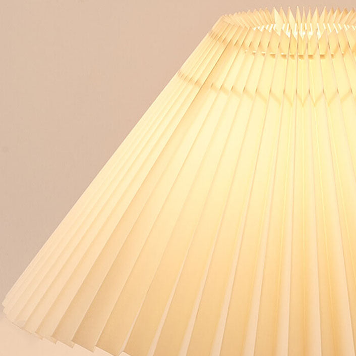Lampada da Tavolo LED Minimalista Giapponese in Legno con Tessuto Pieghettato 1 Luce