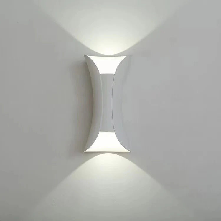 Moderna Luce da Parete Irregolare in Alluminio per Esterni