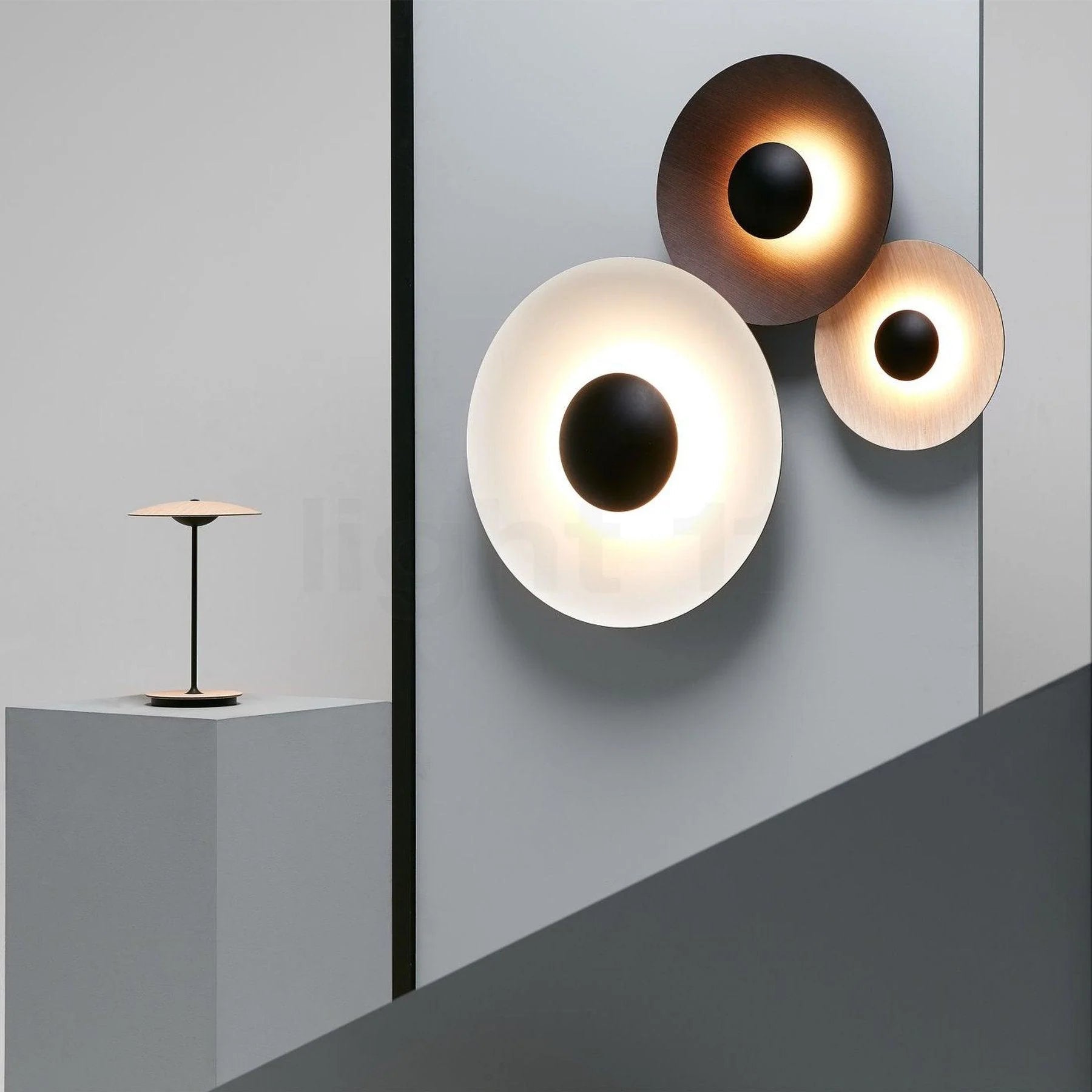 Lampada da Parete in Ferro a Disco Moderno
