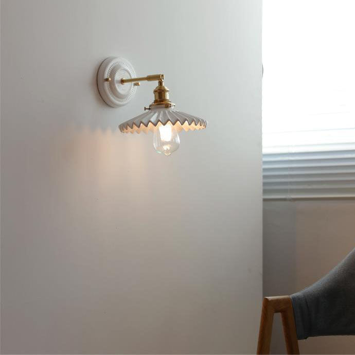 Applique da parete in ceramica vintage tradizionale rotonda in ottone con 1 luce per soggiorno
