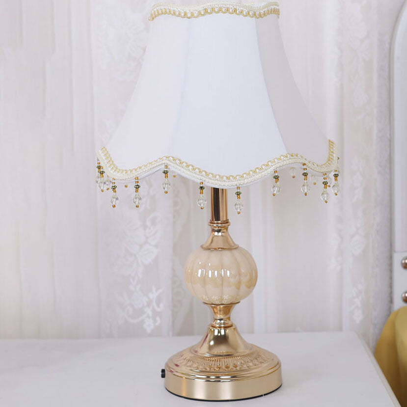 Lampada da Tavolo Tradizionale Vintage in Tessuto Floreale con Placcatura in Vetro per Camera da Letto