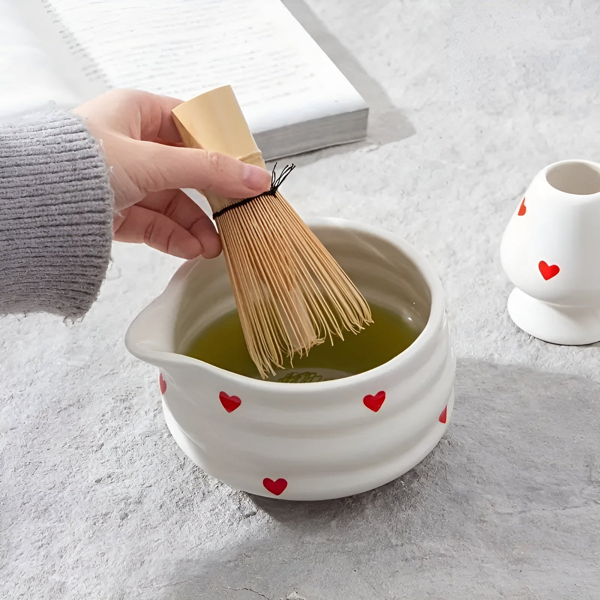 Ciotola per Matcha con design a cuore – 4/5 pezzi con versatore e frusta in bambù | Ideale per uso domestico