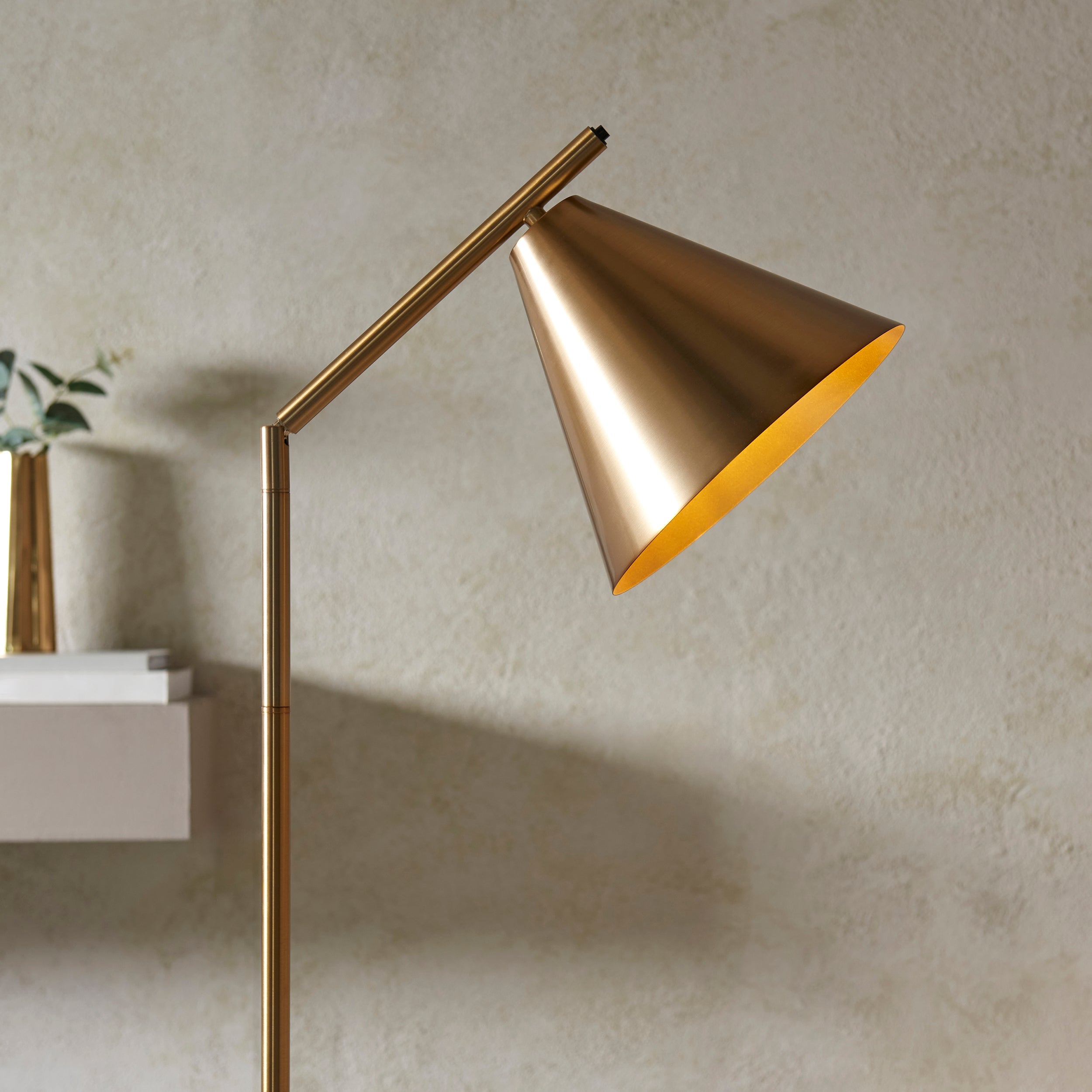 Lampada da terra Cape Brass Task