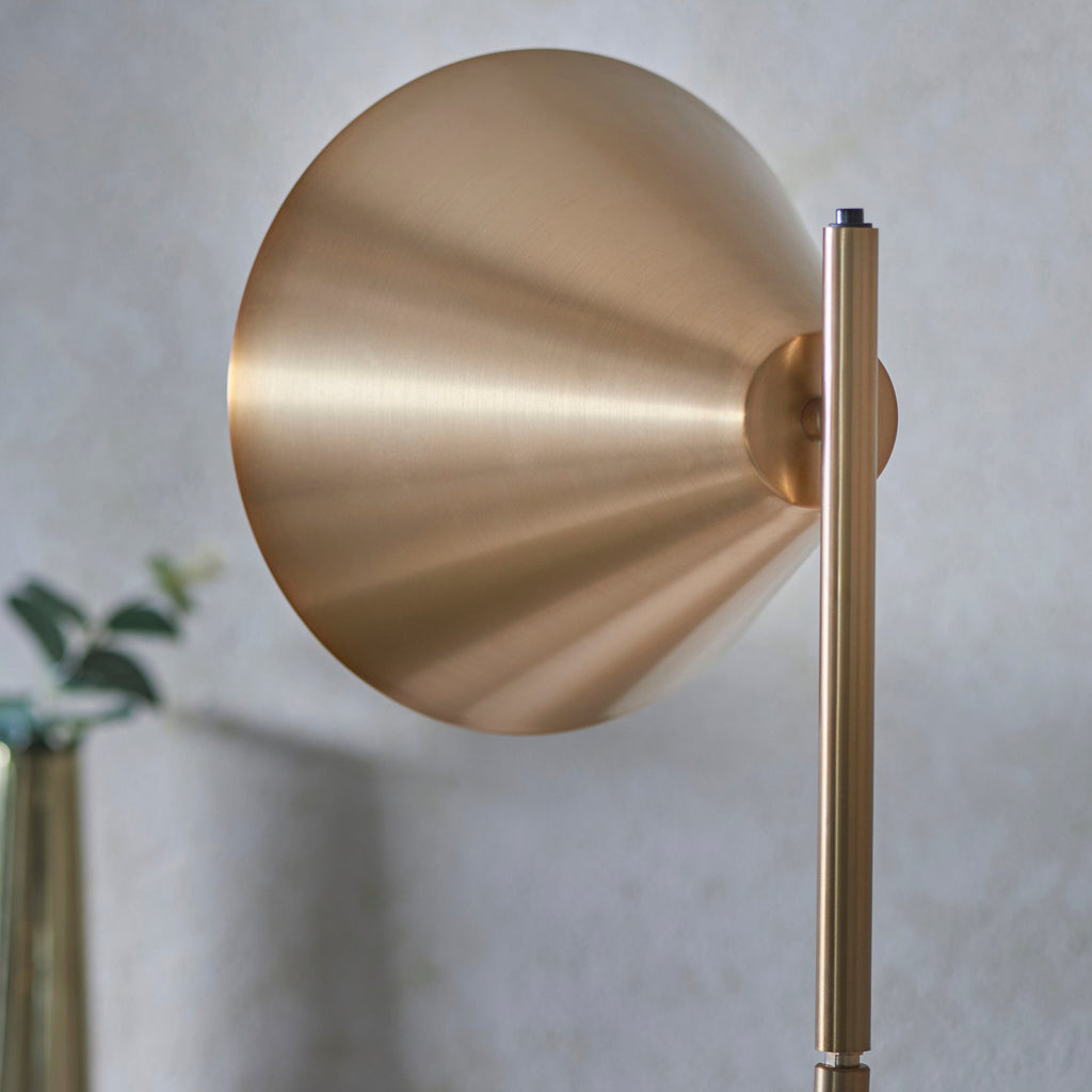 Lampada da terra Cape Brass Task