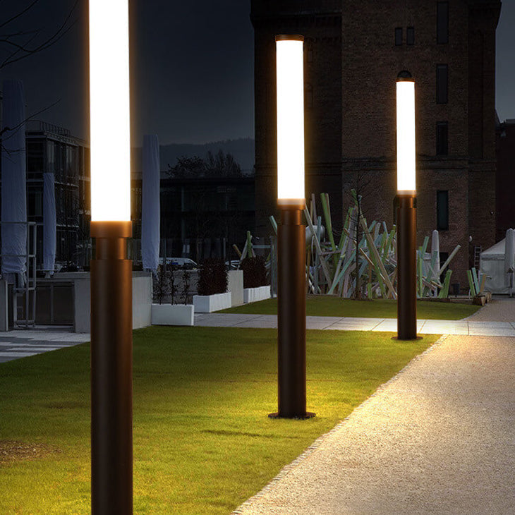 Design di Lampada da Terra LED Moderna Minimalista in Acrilico e Alluminio per Esterni