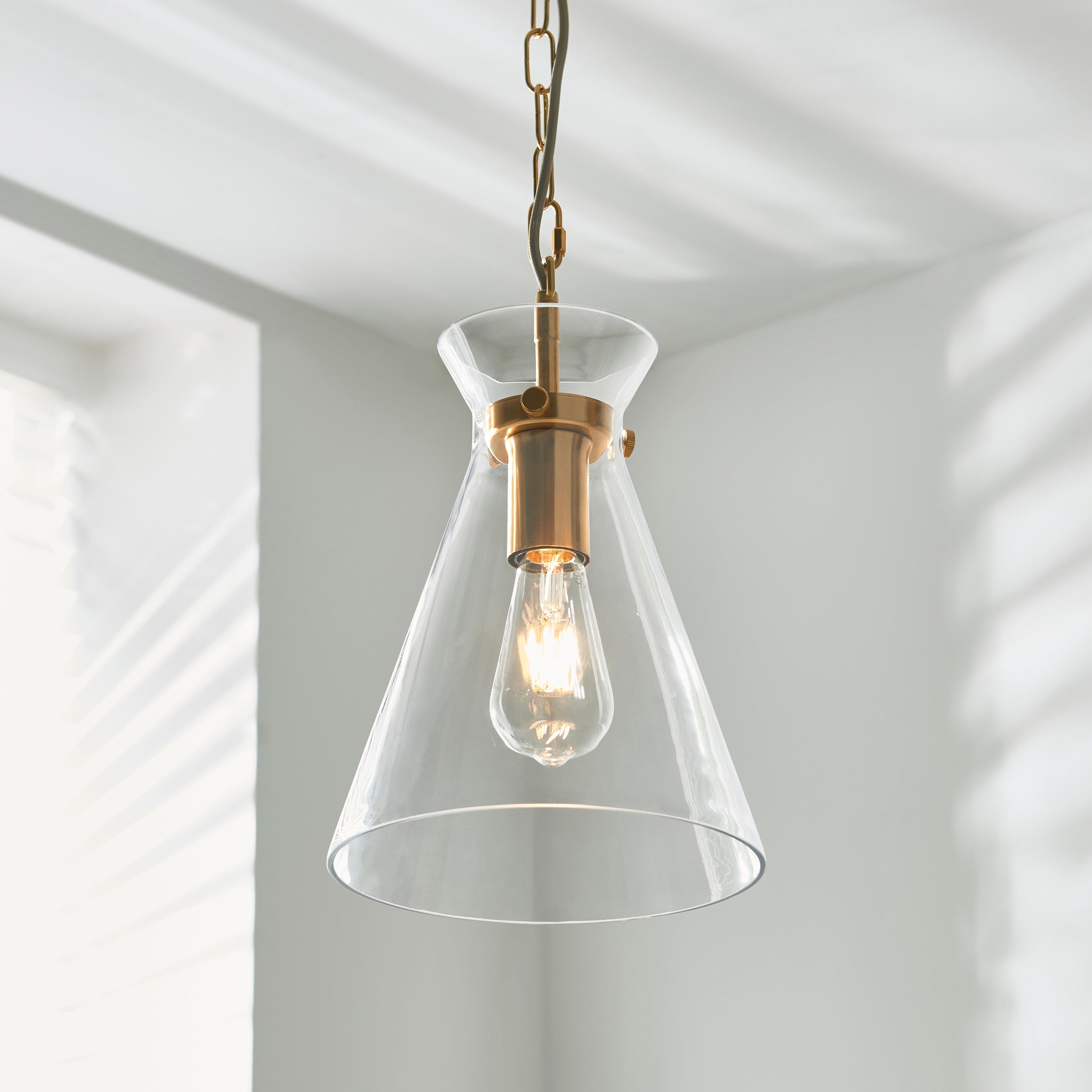 Lampadario in Ottone Harlow