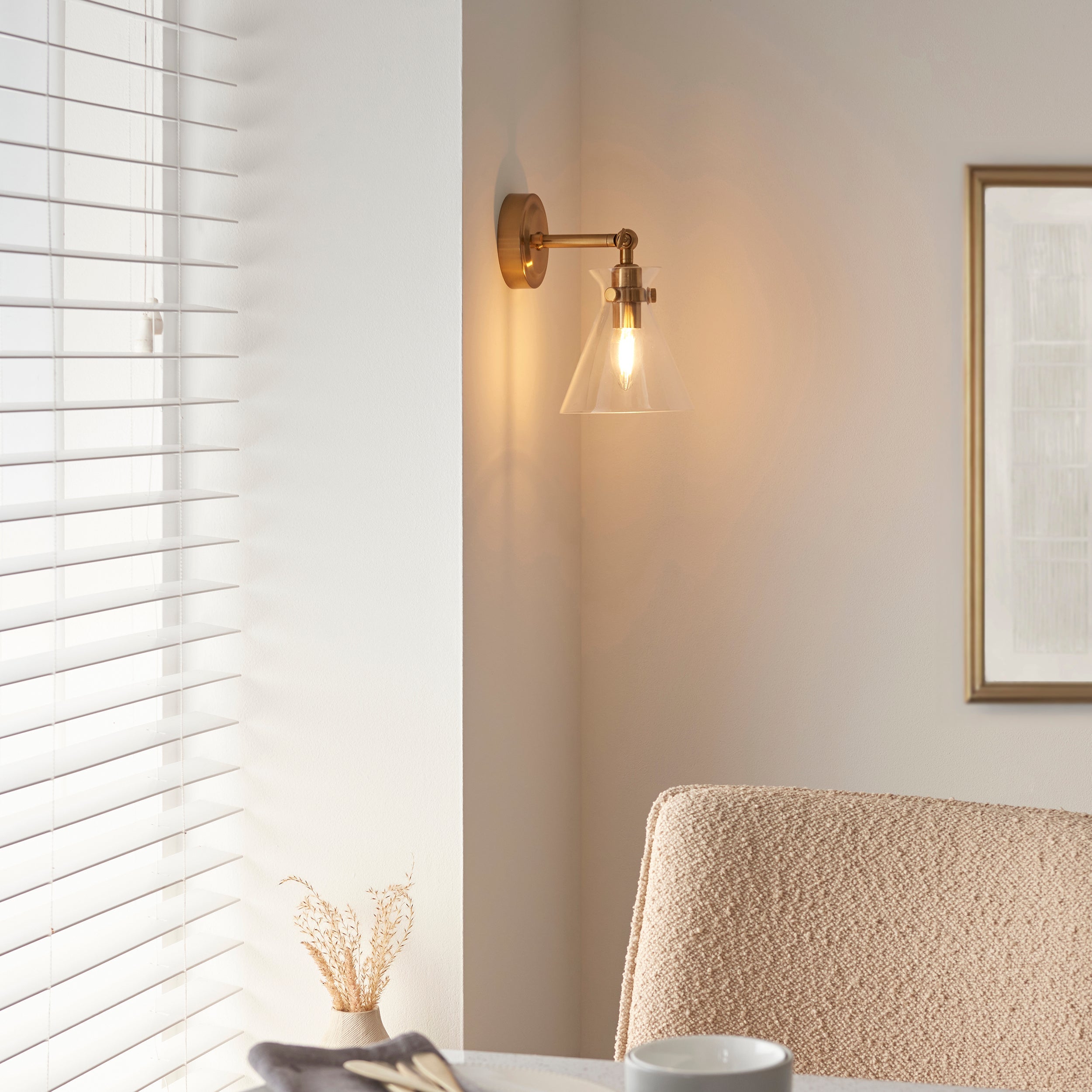 Lampada da Parete Regolabile in Ottone Harlow di Endon Lighting