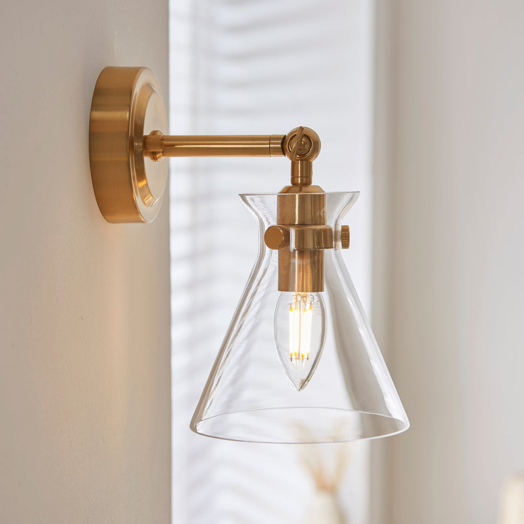Lampada da Parete Regolabile in Ottone Harlow di Endon Lighting