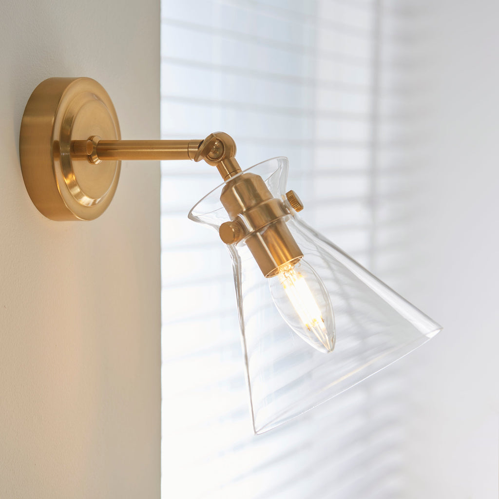 Lampada da Parete Regolabile in Ottone Harlow di Endon Lighting