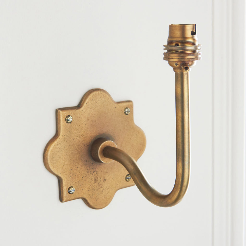 Applique da parete Anvil Swan in ottone antico