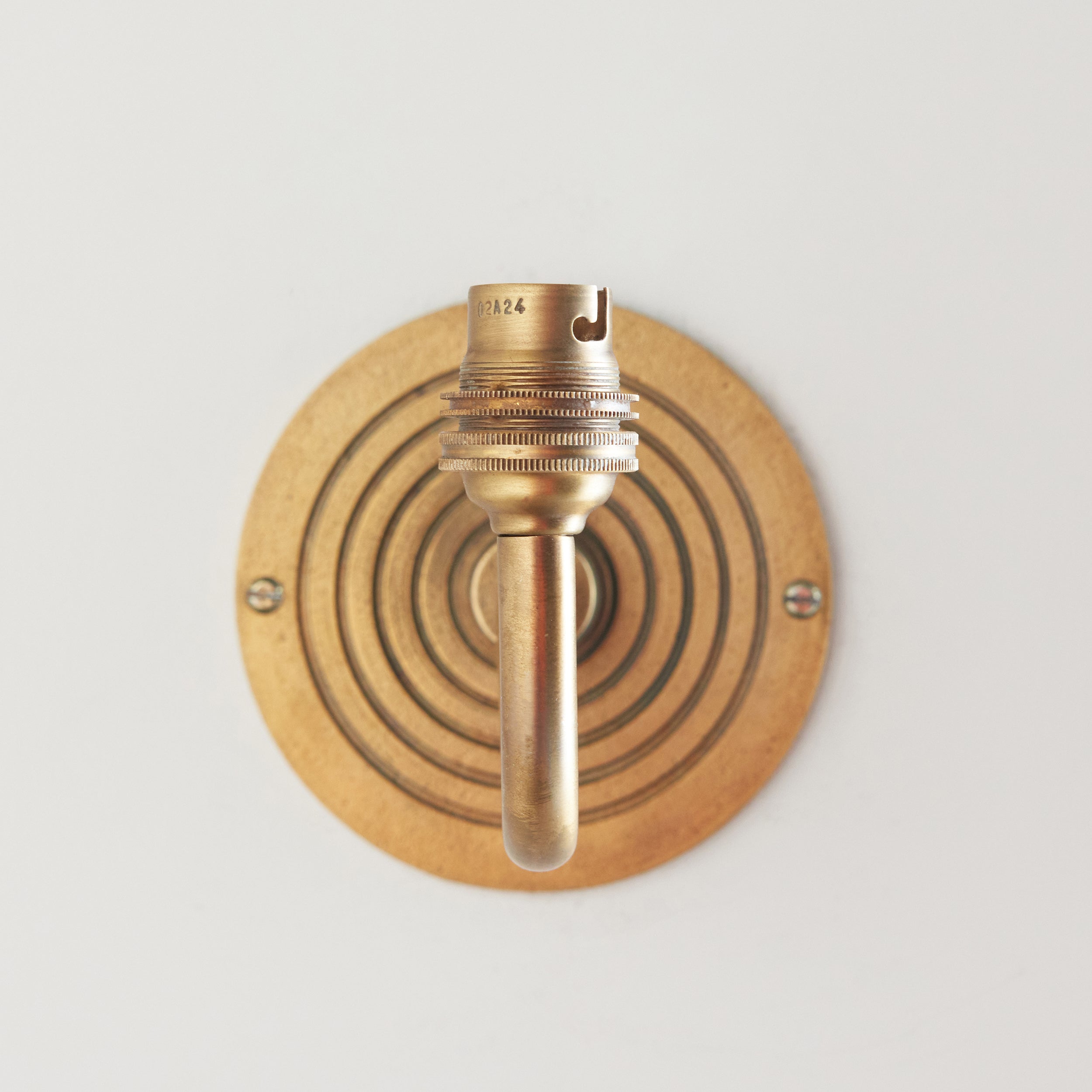 Fissaggio a Muro in Ottone a Curva Ripple