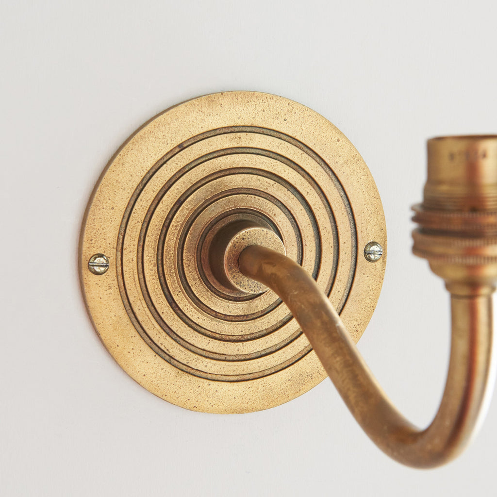 Fissaggio a Muro in Ottone a Curva Ripple