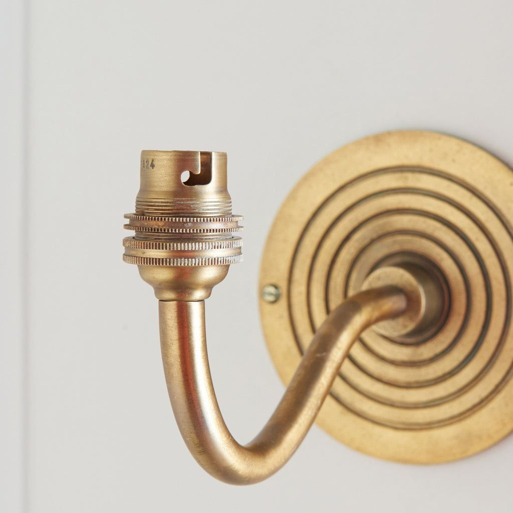Fissaggio a Muro in Ottone a Curva Ripple