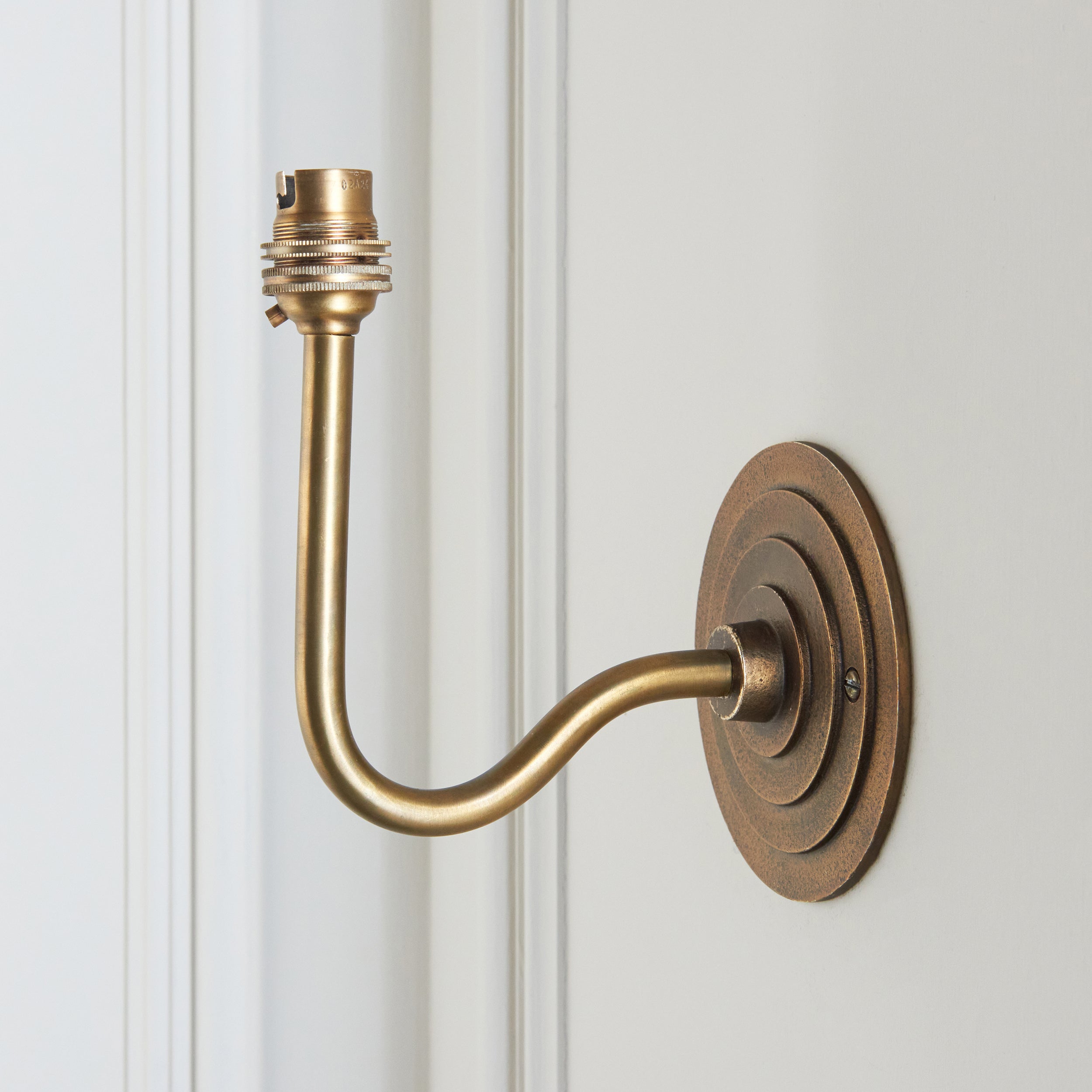 Fissaggio a Parete in Ottone Halo Swan