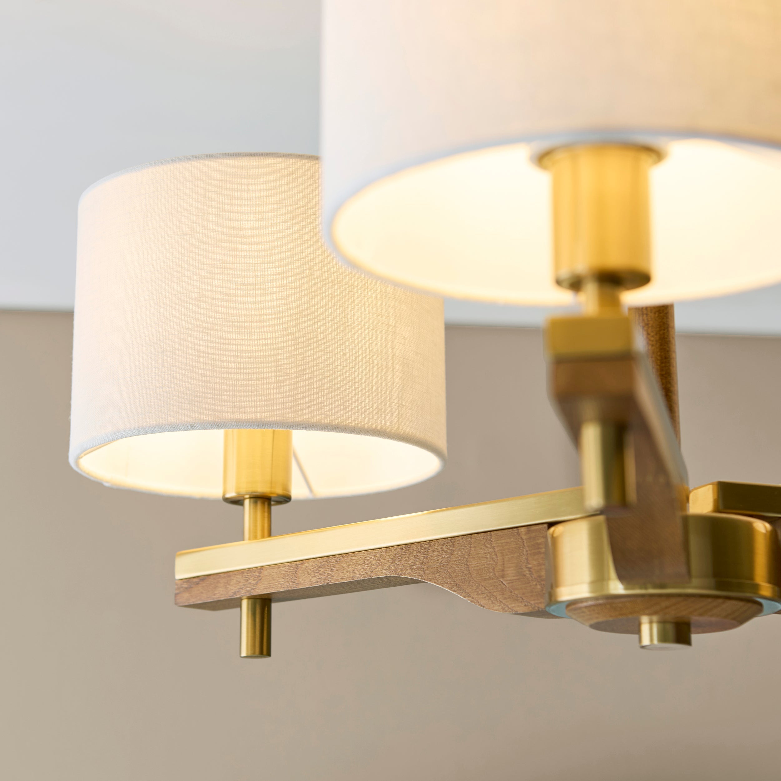 Heathcliff 3 Bracci Lampada da Soffitto Semi Flush in Legno Massello e Ottone