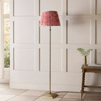 Lampada da Terra Lille in Ottone e Paralume Ikat Rosa Corallo da 40 cm
