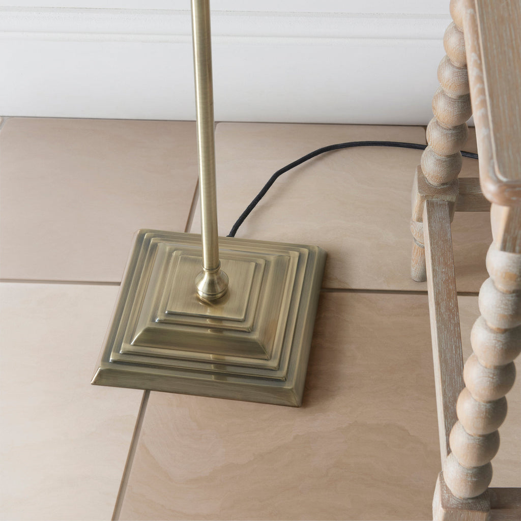 Lampada da Terra Lille in Ottone e Paralume Ikat Rosa Corallo da 40 cm