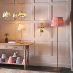 Lampada da Terra Lille in Ottone e Paralume Ikat Rosa Corallo da 40 cm