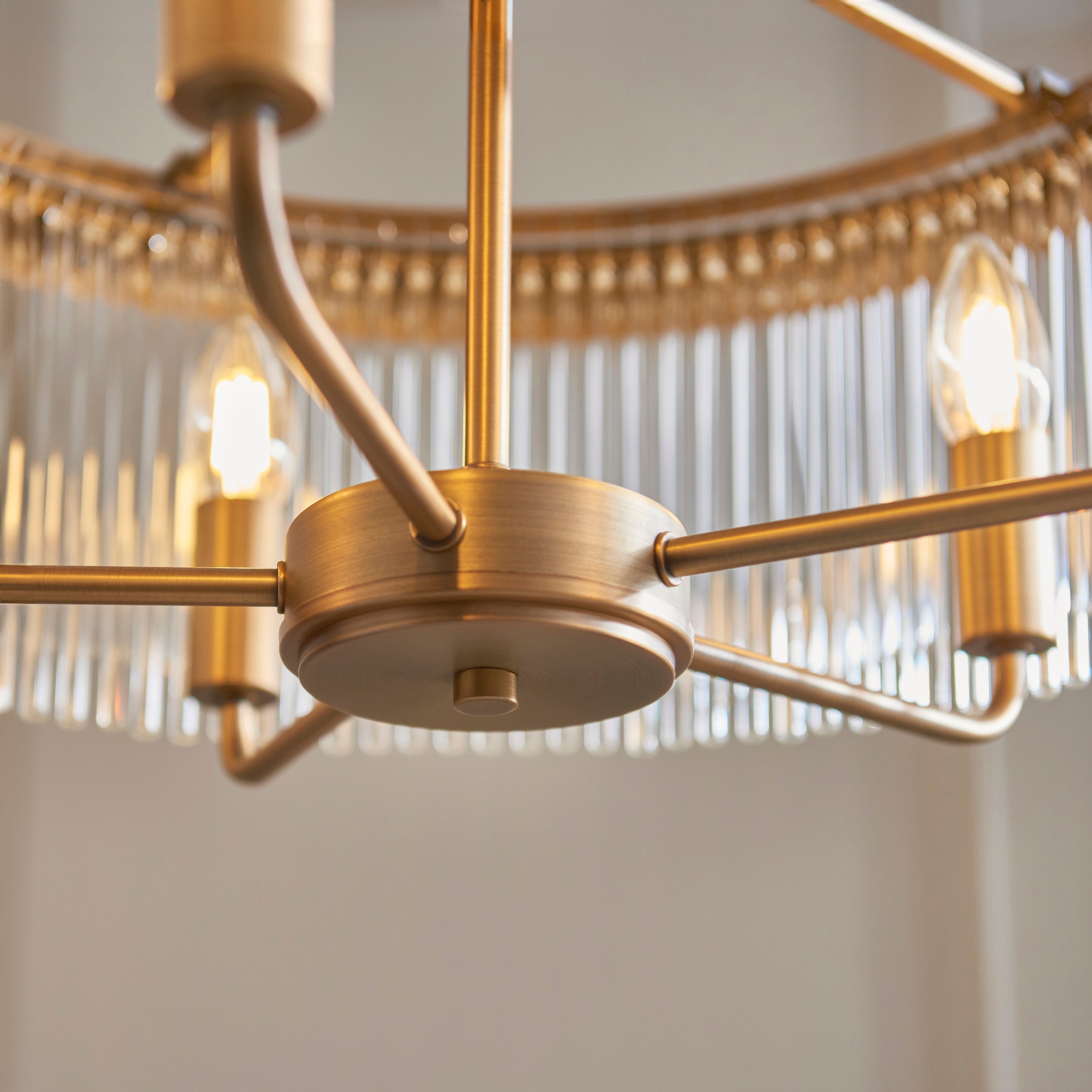 Lampadario in Ottone Clermont a 5 Luci - Aste di Vetro